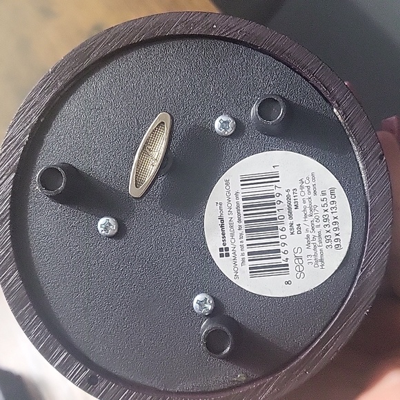 Musical Snow Globe - Snowman/Children - Picture 5 of 7